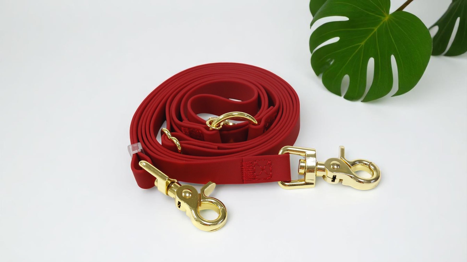 Wagged 4-in-1 Convertible Hands Free All Weatherproof Dog Leash | Red